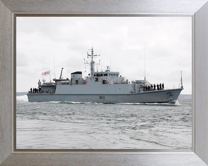 HMS Shoreham M112 | Photo Print | Framed Print | Sandown Class | Minehunter | Royal Navy Hampshire Prints