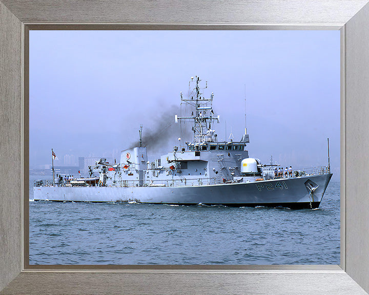 HMS Starling P241 Royal Navy Peacock Class Patrol Vessel Photo Print or Framed Print - Hampshire Prints