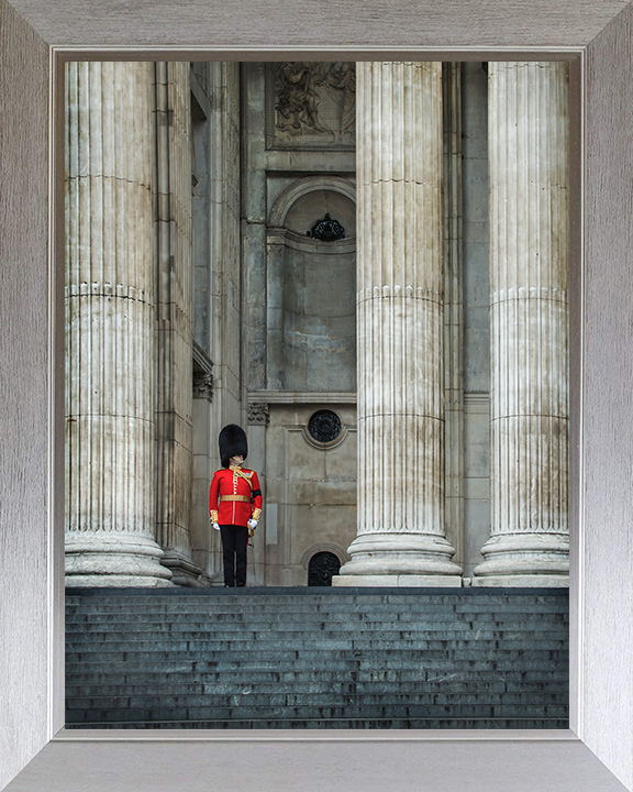Grenadier Guard at st Paul's cathedral Photo Print - British Army Hampshire Prints 10 x 8 Silver Frame No