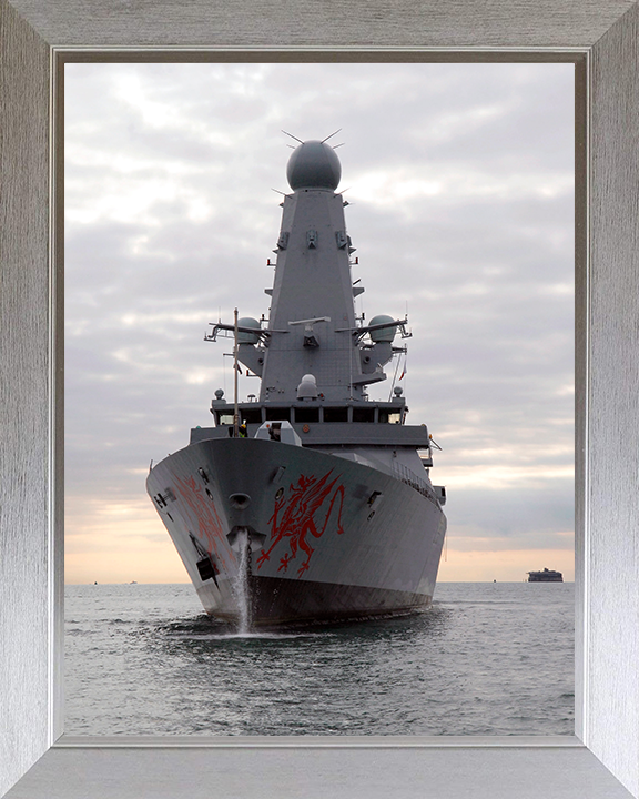 HMS Dragon (D35) Photo Print - Entering Portsmouth 2011 - Royal Navy Type 45 Destroyer Hampshire Prints 10 x 8 Silver Frame No