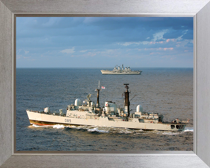 HMS Exeter (D89) Photo Print - Underway - Royal Navy Type 42 Destroyer Hampshire Prints 10 x 8 Silver Frame No