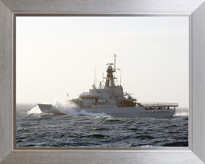 HMS Clyde (P257) Royal Navy River Class Patrol Vessel Riding Waves Photo Print Wall Art Decor Posters, Prints, & Visual Artwork Hampshire Prints 10 x 8 Silver Frame No