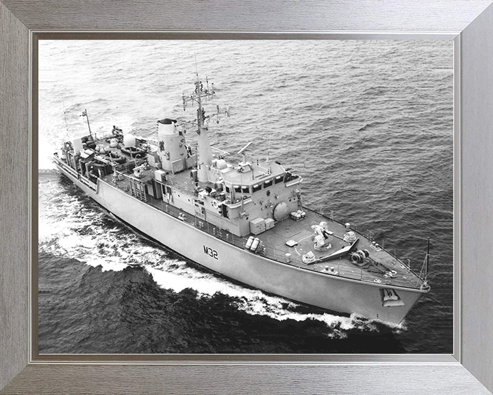 HMS Cottesmore (M32) Royal Navy Hunt Class Mine Warfare Vessel Black and White Photo Print Wall Art Decor Posters, Prints, & Visual Artwork Hampshire Prints 10 x 8 Silver Frame No