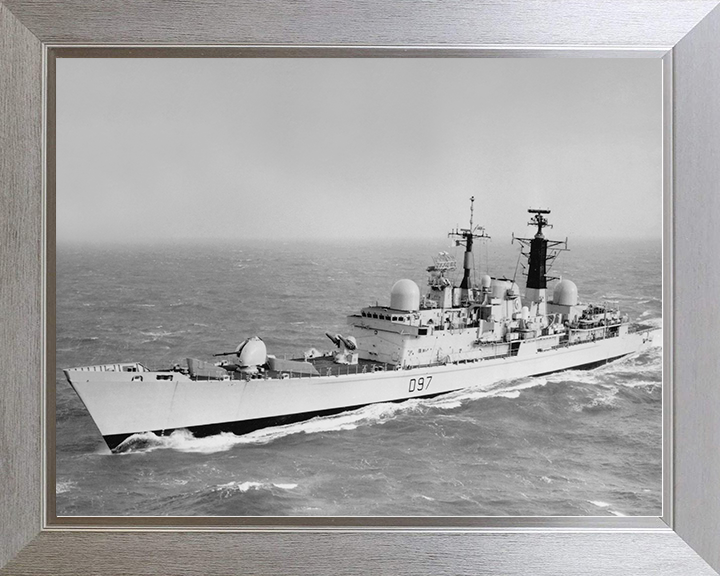 HMS Edinburgh (D97) Royal Navy Type 42 Destroyer Black and White Photo Print Wall Art Decor Posters, Prints, & Visual Artwork Hampshire Prints 10 x 8 Silver Frame No