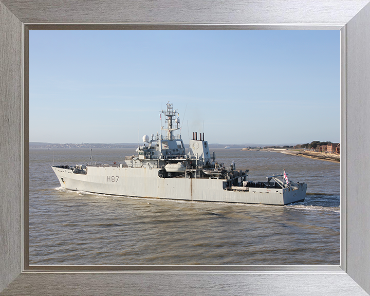 HMS Echo (H87) Royal Navy Echo Class Survey Vessel Leaving Portsmouth Photo Print Wall Art Decor Posters, Prints, & Visual Artwork Hampshire Prints 10 x 8 Silver Frame No