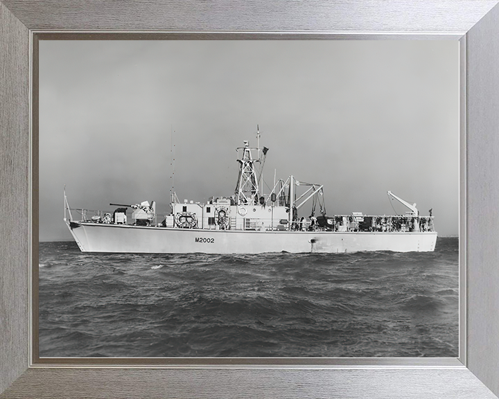 HMS Aveley (M2002) Royal Navy Ley Class Minesweeper Port Side View Photo Print Wall Art Decor Posters, Prints, & Visual Artwork Hampshire Prints 10 x 8 Silver Frame No