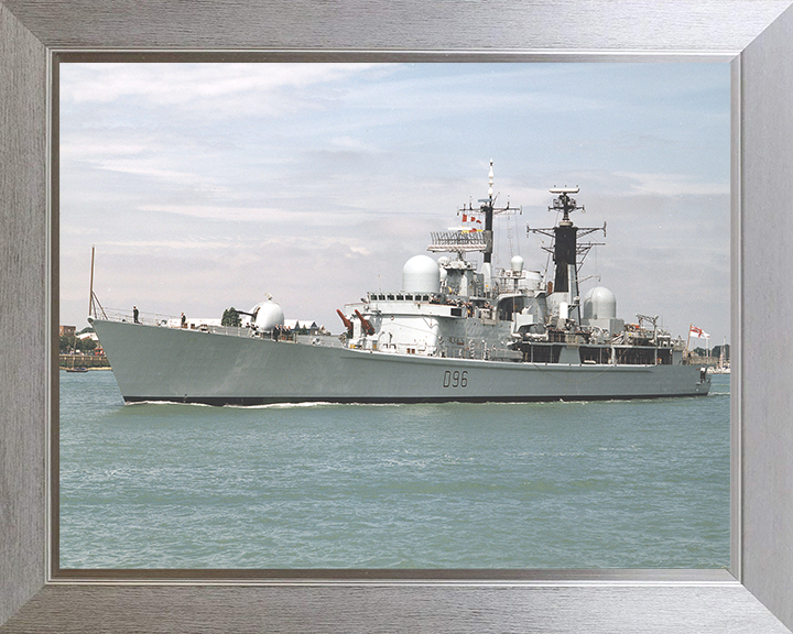 HMS Gloucester (D96) Photo Print - Leaving Portsmouth 2001 - Royal Navy Type 42 Destroyer