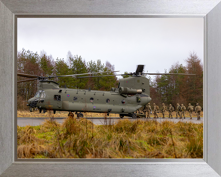 Royal Marines Board a Chinook Helicopter 2026 Photo Print 42 Commando Wall Art Military Decor Posters, Prints, & Visual Artwork Hampshire Prints 10 x 8 Silver Frame No