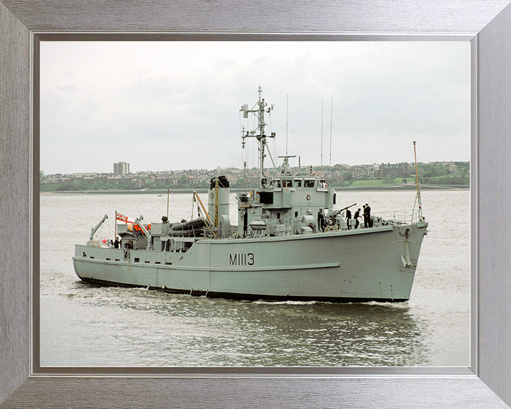 HMS Brereton (M1113) Royal Navy Ton Class Minesweeper Underway Photo Print Wall Art Decor Posters, Prints, & Visual Artwork Hampshire Prints 10 x 8 Silver Frame No