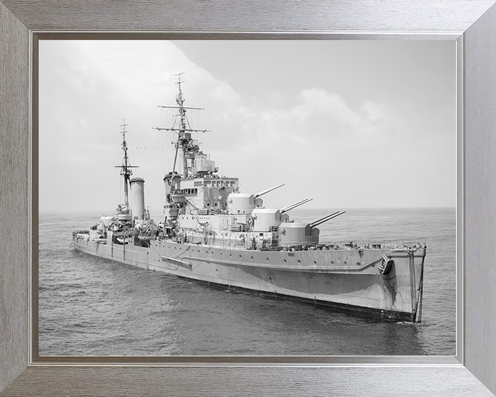 HMS Dido (37) Royal Navy Dido Class Cruiser Starboard Bow View Photo Print Wall Art Decor Posters, Prints, & Visual Artwork Hampshire Prints 10 x 8 Silver Frame No