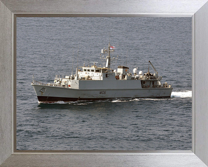 HMS Penzance M106 | Photo Print | Framed Print | Sandown Class | Minehunter | Royal Navy Hampshire Prints