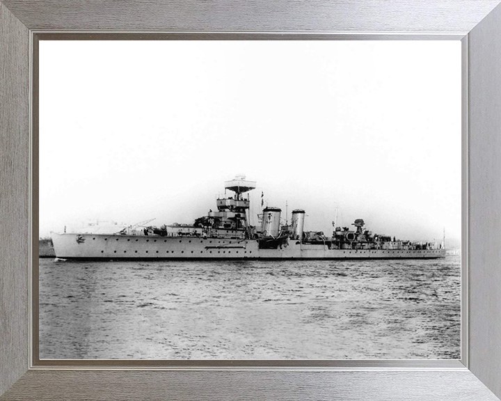HMS Curlew (D42) Royal Navy C Class Cruiser Port Side View Photo Print Wall Art Decor Posters, Prints, & Visual Artwork Hampshire Prints 10 x 8 Silver Frame No