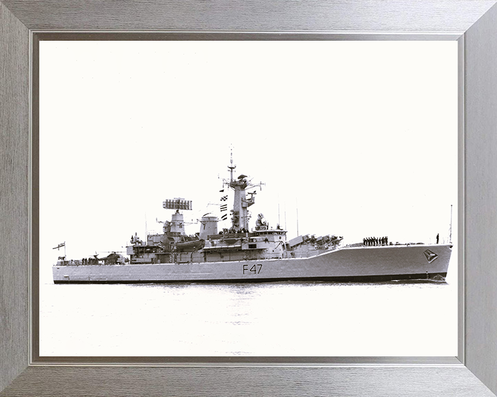 HMS Danae (F47) Photo Print - Portsmouth 1983 - Royal Navy Leander Class Frigate Hampshire Prints 10 x 8 Silver Frame No