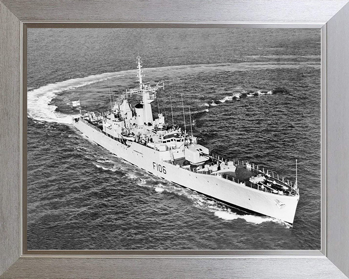 HMS Brighton (F106) Royal Navy Rothesay Class Frigate Turning To Port Photo Print Wall Art Decor Posters, Prints, & Visual Artwork Hampshire Prints 10 x 8 Silver Frame No