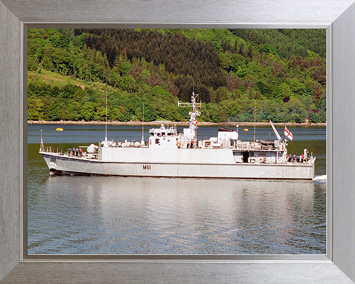 HMS Blyth (M111) Royal Navy Sandown Class Minehunter Leaving Harbour Photo Print Wall Art Decor Posters, Prints, & Visual Artwork Hampshire Prints 10 x 8 Silver Frame No