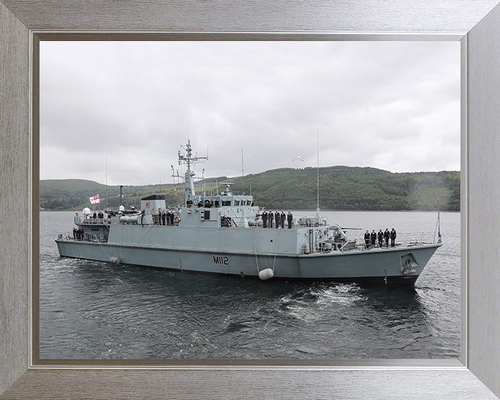 HMS Shoreham M112 | Photo Print | Framed Print | Sandown Class | Minehunter | Royal Navy Hampshire Prints