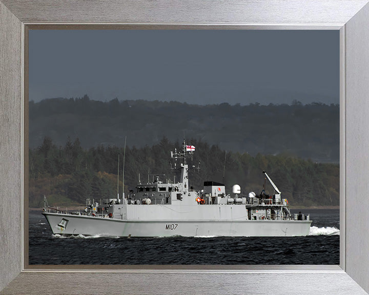 HMS Pembroke M107 | Photo Print | Framed Print | Sandown Class | Minehunter | Royal Navy Hampshire Prints