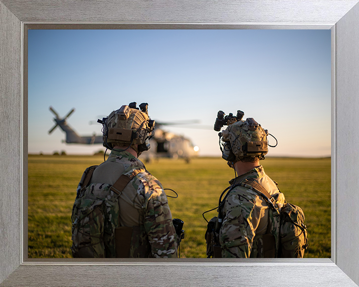 Royal Marine Commandos with Merlin Helicopter Photo Print - MAOT Hampshire Prints 10 x 8 Silver Frame No