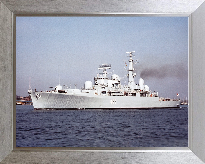 HMS Bristol (D23) Royal Navy Type 82 Destroyer Leaving Portsmouth Photo Print Wall Art Decor Posters, Prints, & Visual Artwork Hampshire Prints 10 x 8 Silver Frame No