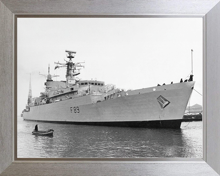 HMS Battleaxe (F89) Royal Navy Type 22 Frigate Coming Alongside Photo Print Wall Art Decor Posters, Prints, & Visual Artwork Hampshire Prints 10 x 8 Silver Frame No