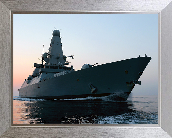 HMS Dragon (D35) Royal Navy Type 45 Destroyer Operation Kipion 2013 Photo Print Wall Art Decor Posters, Prints, & Visual Artwork Hampshire Prints 10 x 8 Silver Frame No