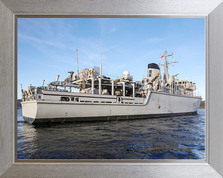 HMS Cattistock (M31) Royal Navy Hunt Class MineHunter Starboard Quarter View Photo Print Wall Art Decor Posters, Prints, & Visual Artwork Hampshire Prints 10 x 8 Silver Frame No