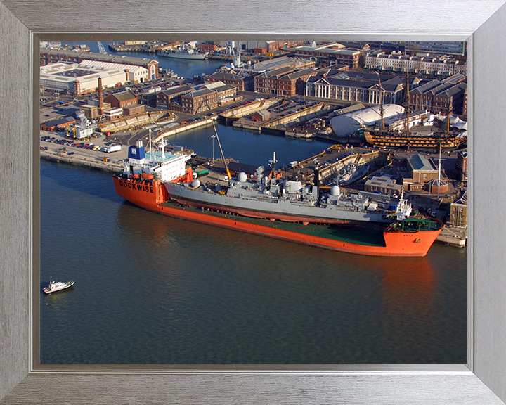 HMS Nottingham (D91) Photo Print - On The Barge MV Swan - Royal Navy Type 42 Destroyer Hampshire Prints 10 x 8 Silver Frame No