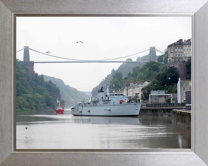 HMS Cattistock (M31) Royal Navy Hunt Class MineHunter Bristol 2011 Photo Print Wall Art Decor Posters, Prints, & Visual Artwork Hampshire Prints 10 x 8 Silver Frame No