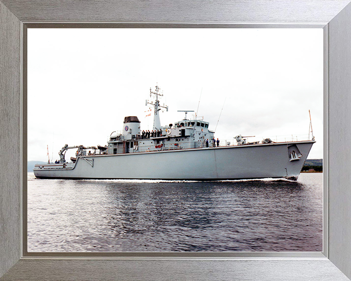 HMS Brecon (M29) Royal Navy Hunt Class Mine Warfare Vessel Low Starboard View Photo Print Wall Art Decor Posters, Prints, & Visual Artwork Hampshire Prints 10 x 8 Silver Frame No