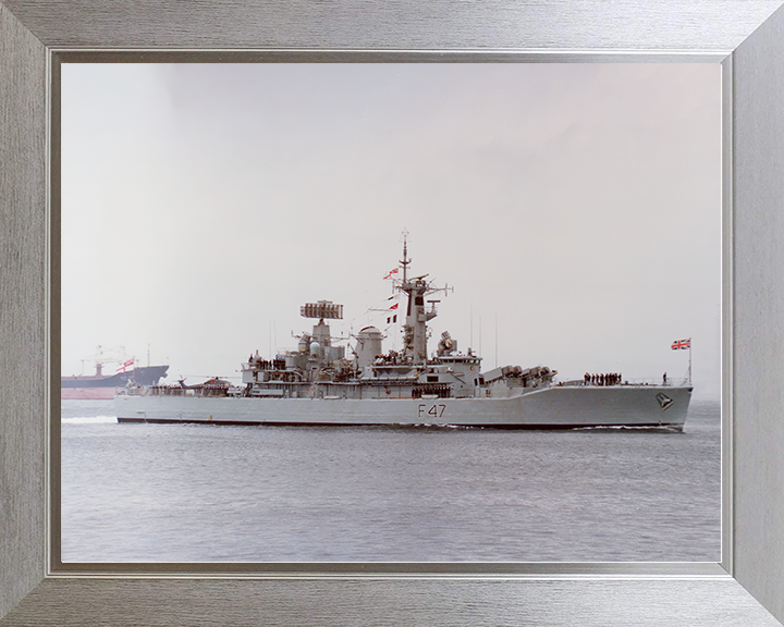 HMS Danae (F47) Royal Navy Leander Class Frigate Low Starboard View Photo Print Wall Art Decor Posters, Prints, & Visual Artwork Hampshire Prints 10 x 8 Silver Frame No