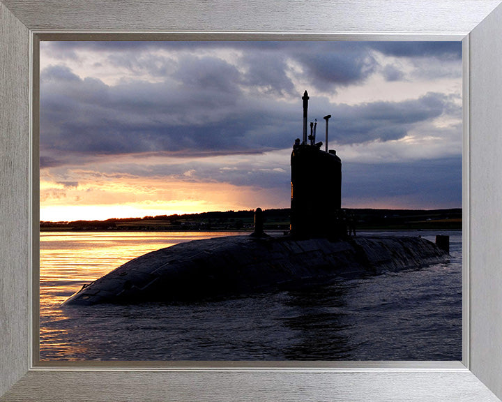 HMS Superb S109 Submarine | Photo Print | Framed Print | Swiftsure Class | Royal Navy Hampshire Prints