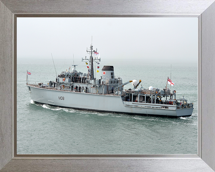 HMS Atherstone (M38) Royal Navy Hunt Class Mine Warfare Vessel Leaving Harbour Photo Print Wall Art Decor Posters, Prints, & Visual Artwork Hampshire Prints 10 x 8 Silver Frame No