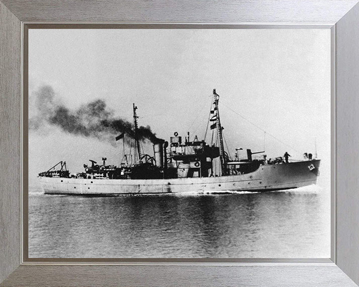 HMS Tango T146 | Photo Print | Framed Print | Dance Class | Trawler | Royal Navy Hampshire Prints