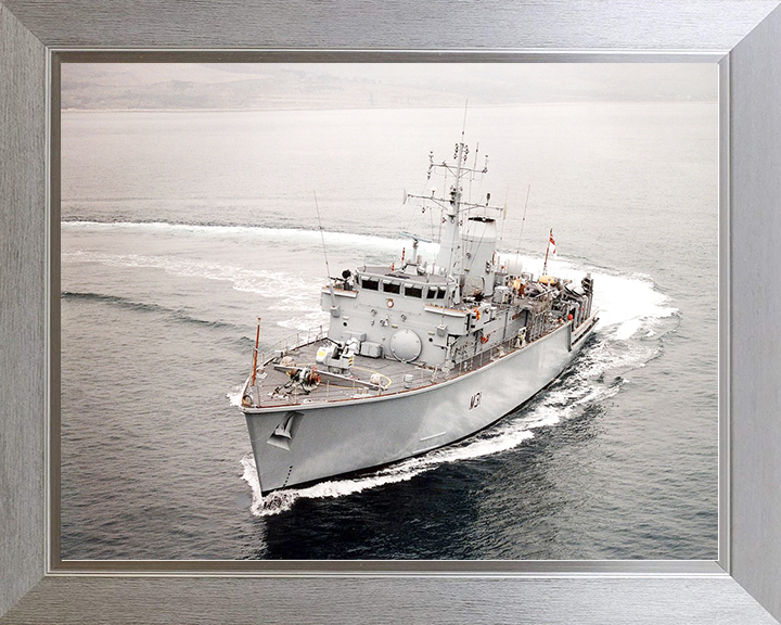 HMS Cattistock (M31) Royal Navy Hunt Class MineHunter Turning to Starboard Photo Print Wall Art Decor Posters, Prints, & Visual Artwork Hampshire Prints 10 x 8 Silver Frame No