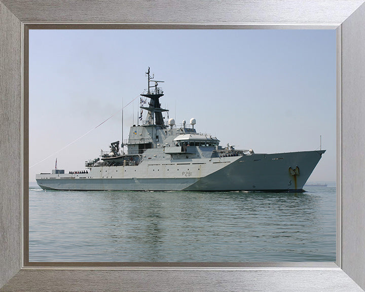 HMS Tyne P281 Royal Navy River class patrol vessel Photo Print or Framed Print - Hampshire Prints
