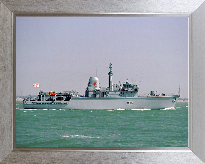 HMS Bicester (M36) Royal Navy Hunt Class Mine Warfare Vessel Starboard Beam View Photo Print Wall Art Decor Posters, Prints, & Visual Artwork Hampshire Prints 10 x 8 Silver Frame No
