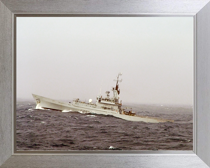 HMS Dumbarton Castle (P265) Royal Navy Castle Class Patrol Vessel In Rough Sea Photo Print Wall Art Decor Posters, Prints, & Visual Artwork Hampshire Prints 10 x 8 Silver Frame No