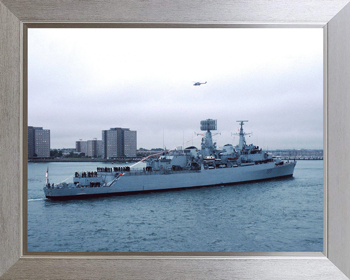 HMS Fife D20 | Photo Print | Framed Print | Poster | County Class | Destroyer | Royal Navy Hampshire Prints