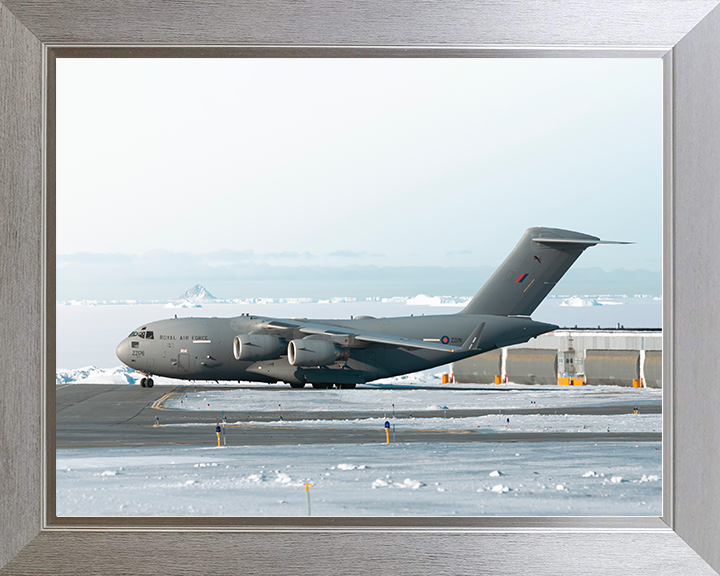 RAF C-17 Globemaster Side on Canada 2026 Photo Print Royal Air Force Aircraft Wall Art Posters, Prints, & Visual Artwork Hampshire Prints 10 x 8 Silver Frame No