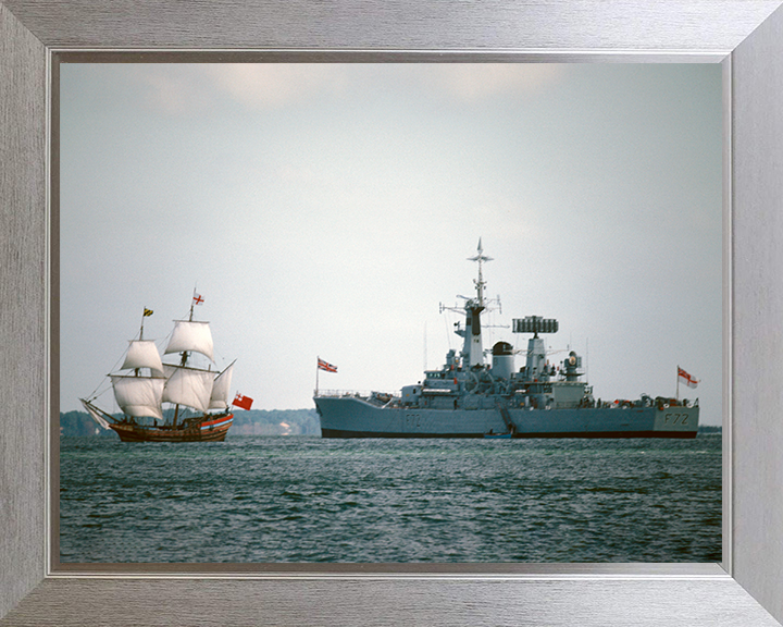 HMS Ariadne (F72) Photo Print - Yorktown 1981 - Royal Navy Leander Class Frigate Hampshire Prints 10 x 8 Silver Frame No