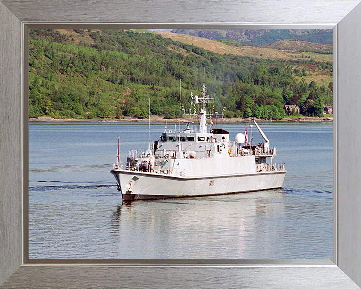 HMS Blyth (M111) Photo Print - Clyde 2004 - Royal Navy Sandown Class Minehunter Posters, Prints, & Visual Artwork Hampshire Prints 10 x 8 Silver Frame No