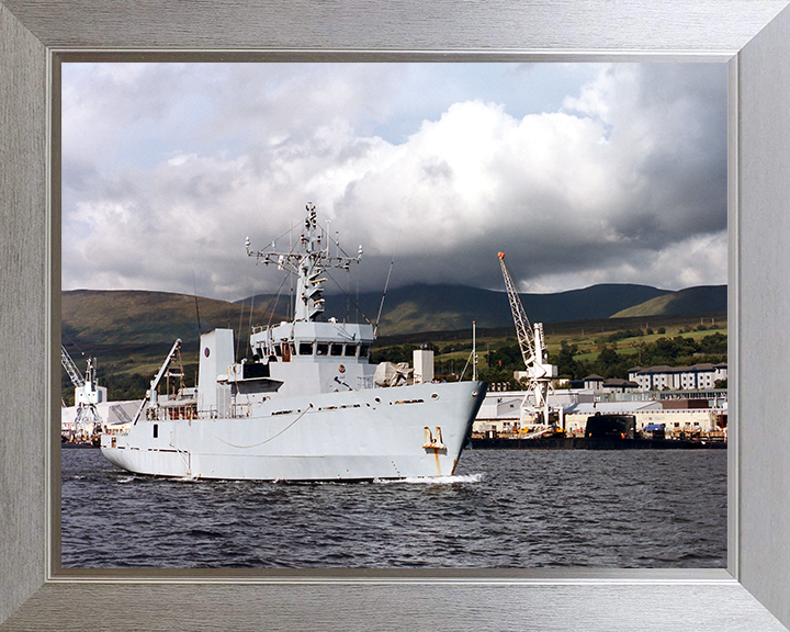 HMS Itchen (M2009) Photo Print - Leaving Faslane - Royal Navy River Class Minesweeper
