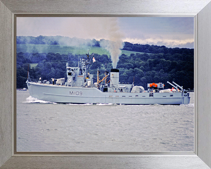 HMS Bickington (M1109) Royal Navy Ton Class Minesweeper Port Beam View Photo Print Wall Art Decor Posters, Prints, & Visual Artwork Hampshire Prints 10 x 8 Silver Frame No
