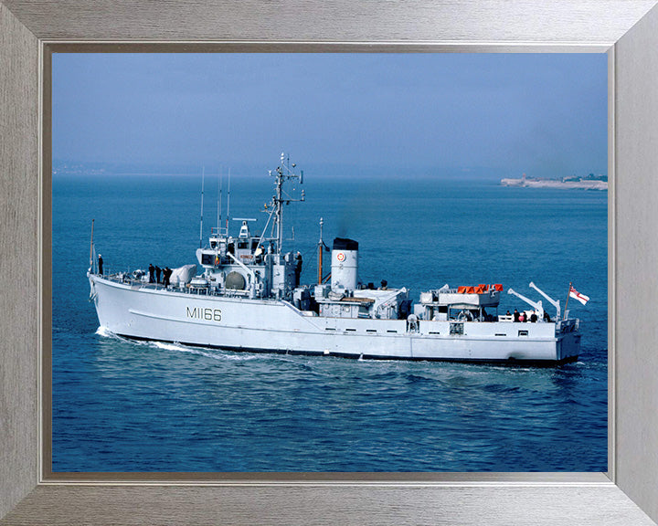 HMS Nurton M1166 | Photo Print | Framed Print | Ton Class | Minesweeper | Royal Navy Hampshire Prints