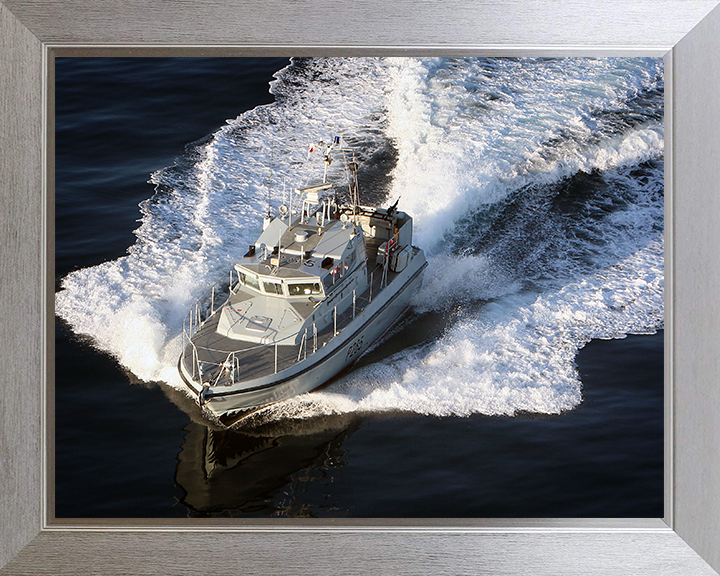 HMS Sabre (P285) Photo Print - At Sea 2010 - Royal Navy Scimitar Class Fast Patrol Vessel Hampshire Prints 10 x 8 Silver Frame No