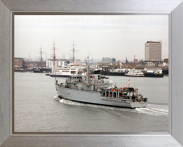 HMS Chiddingfold M37 | Photo Print | Framed Print | Hunt Class | Minehunter | Royal Navy Hampshire Prints