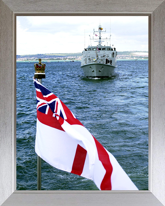 HMS Bangor (M109) Photo Print - Golden Jubilee 2002 - Royal Navy Sandown Class Minehunter Posters, Prints, & Visual Artwork Hampshire Prints 10 x 8 Silver Frame No