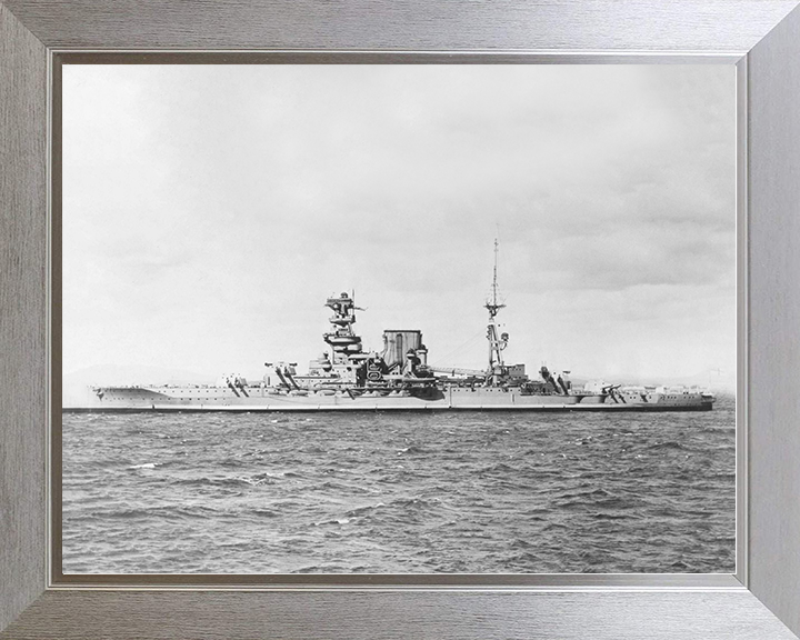 HMS Barham (04) Royal Navy Queen Elizabeth Class Battleship Port Beam View Photo Print Wall Art Decor Posters, Prints, & Visual Artwork Hampshire Prints 10 x 8 Silver Frame No