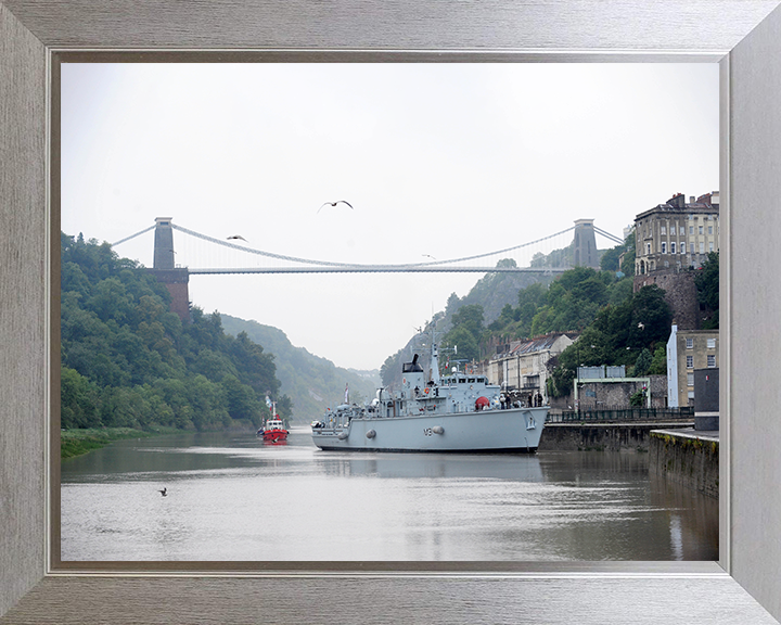 HMS Cattistock (M31) Photo Print - Bristol 2011 - Royal Navy Hunt Class MineHunter Posters, Prints, & Visual Artwork Hampshire Prints 10 x 8 Silver Frame No