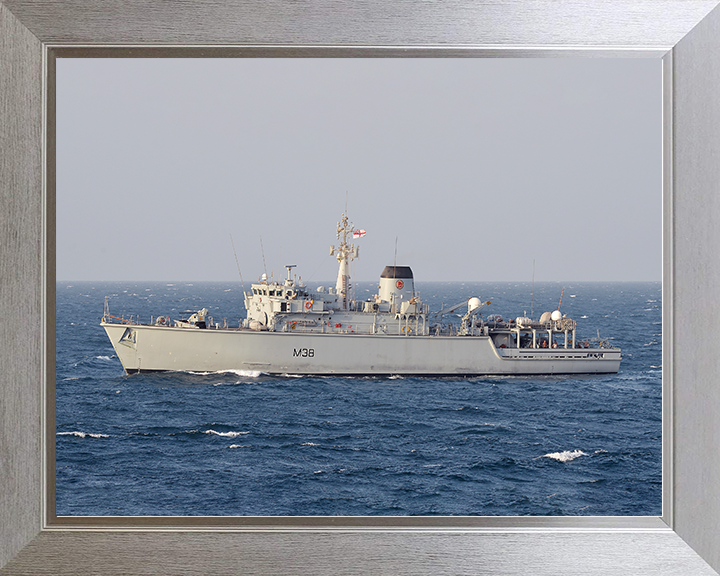 HMS Atherstone (M38) Royal Navy Hunt Class Mine Warfare Vessel Underway Photo Print Wall Art Decor Posters, Prints, & Visual Artwork Hampshire Prints 10 x 8 Silver Frame No